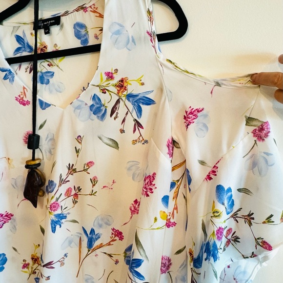 Boho Floral Cold Shoulder Top - Picture 3 of 8